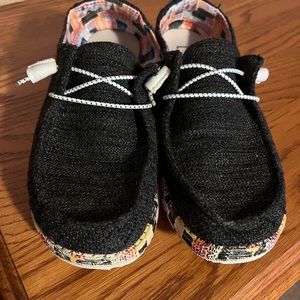 Women’s size 10 Hey Dudes